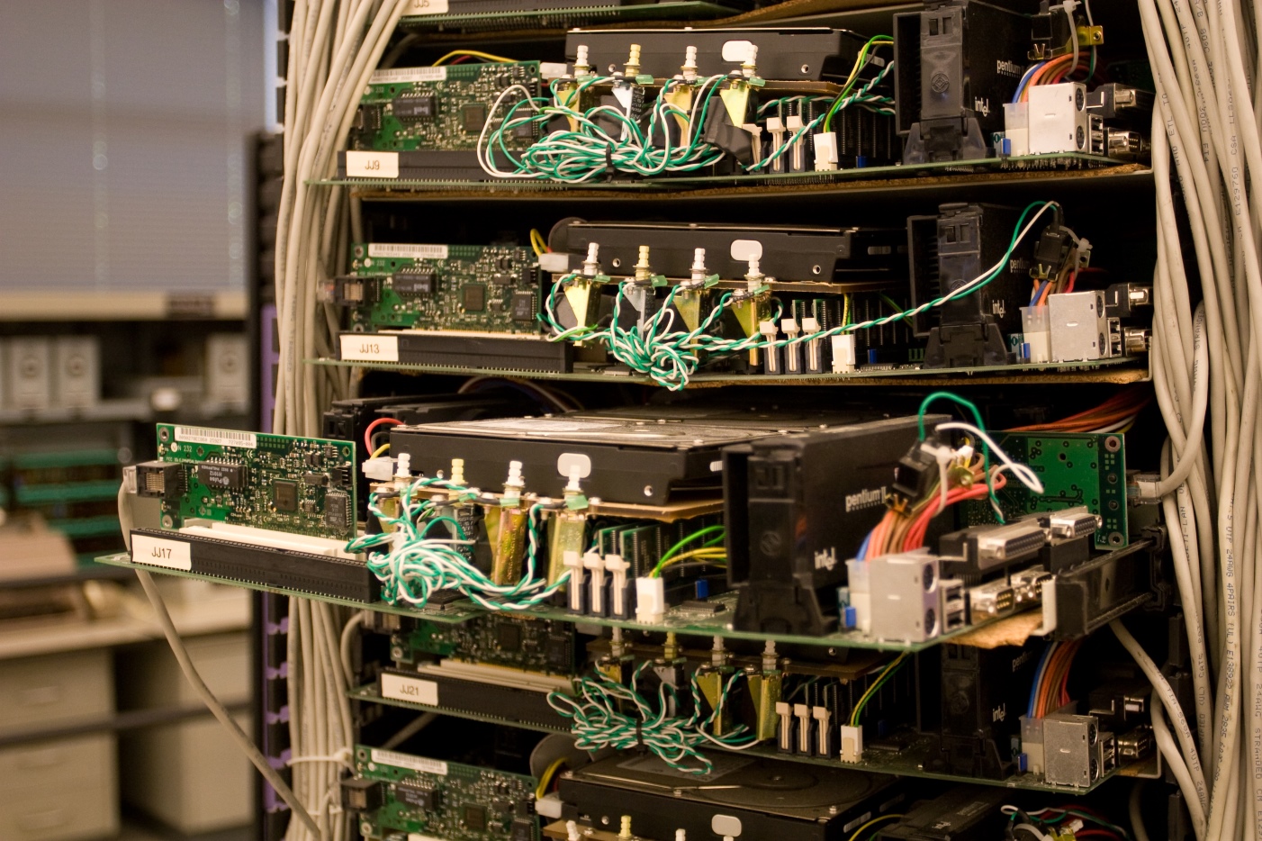 old-google-server-rack.jpg