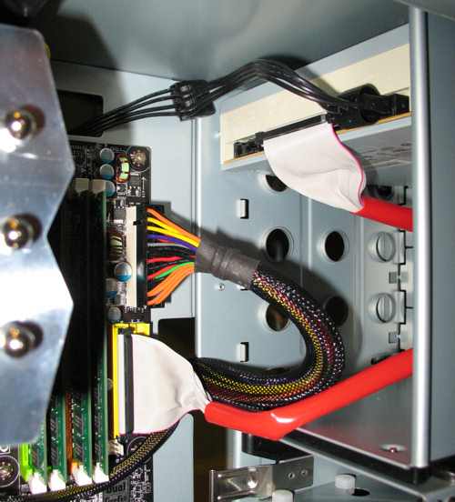 PC build, DVD-R drive connected to 4-pin power and PATA